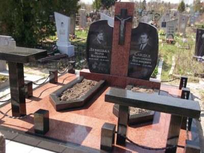 Изготовление комплексов на могилу в Москве