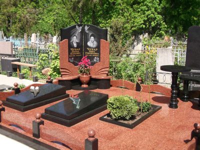 Изготовление памятников из гранита на кладбище в Москве