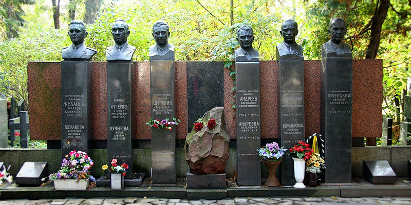 Изготовление элитных памятников из гранита на Новодевичьем кладбище в Москве