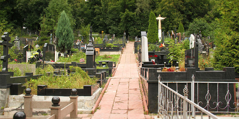 Изготовление элитных комплексов на Алабушевском кладбище в Москве. Элитные комплексы отличаются от простых своей индивидуальностью и изысканностью.