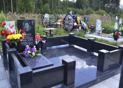 Изготовление элитных комплексов на могилу в Москве