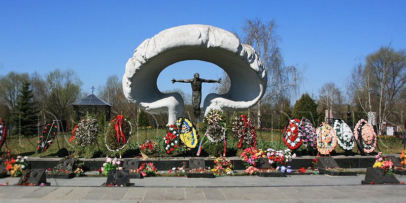 Изготовление элитных памятников на Митинском кладбище в Москве